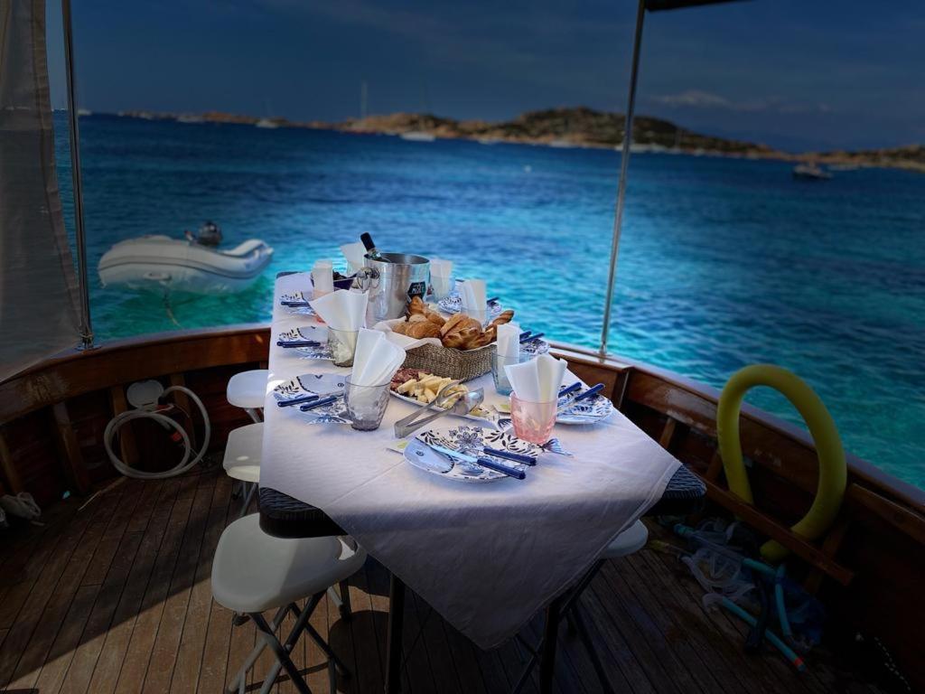 Casa Ilva Hotell La Maddalena  Exteriör bild