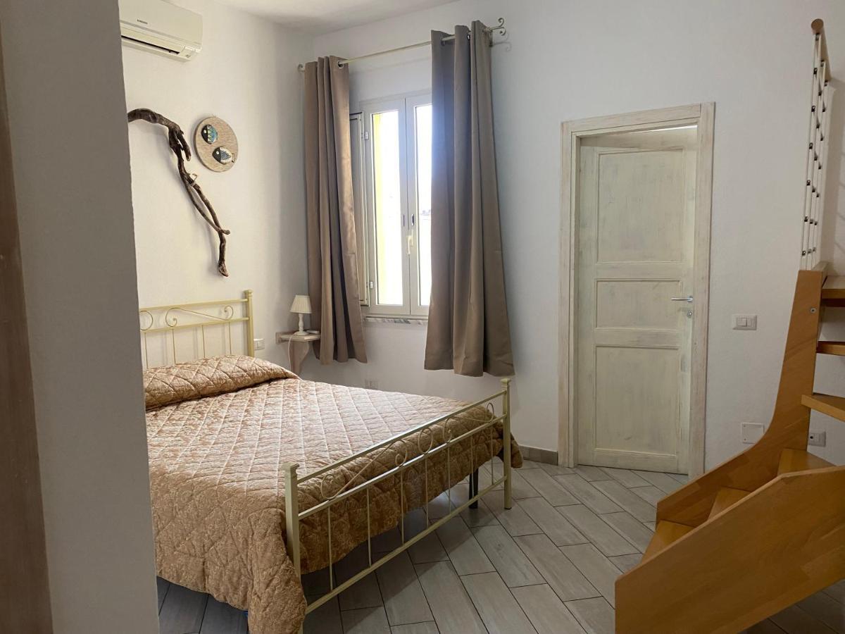 Casa Ilva Hotell La Maddalena  Exteriör bild