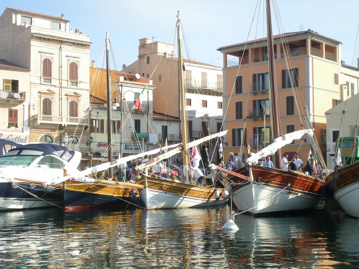 Casa Ilva Hotell La Maddalena  Exteriör bild
